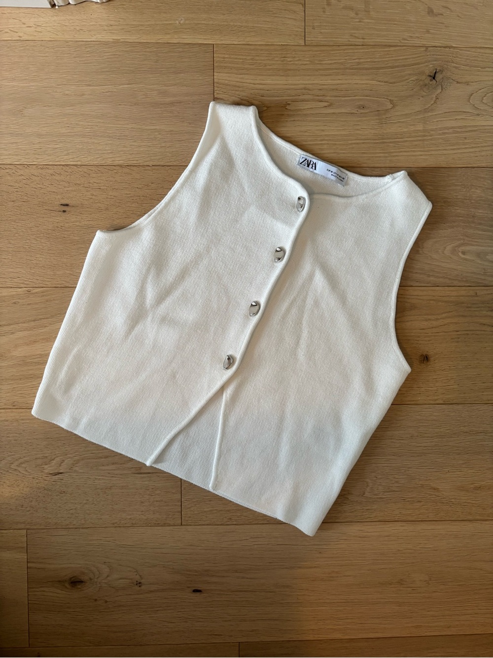 Zara White Sleeveless Knit Button-Front Top